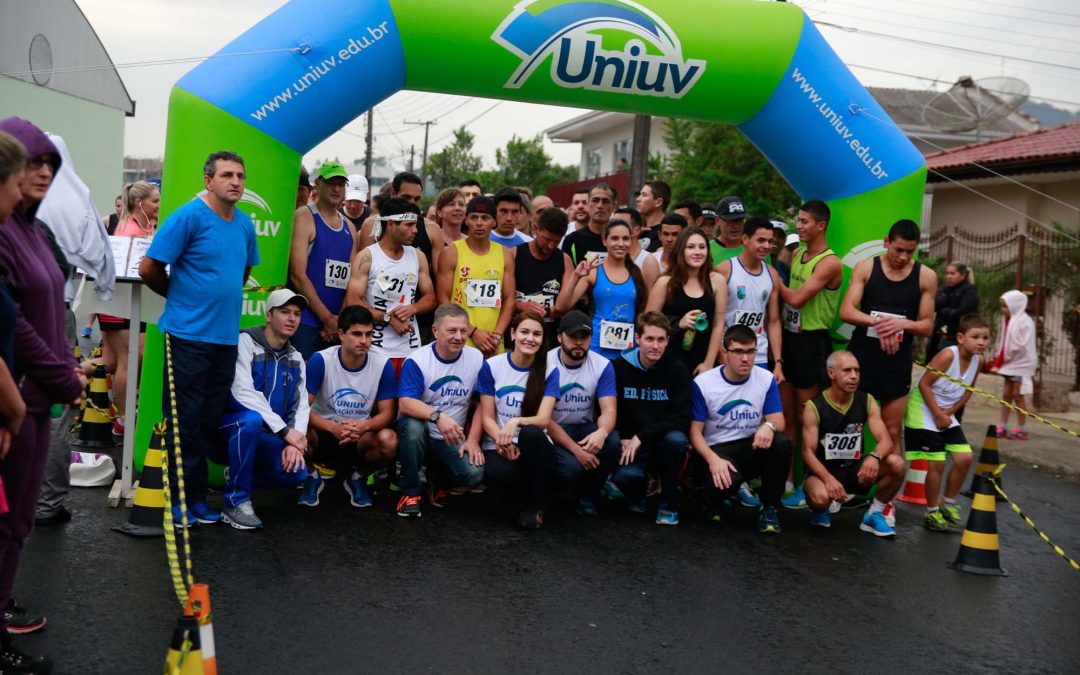 UNIUV abre semana de aniversário de 42 anos com corrida de rua