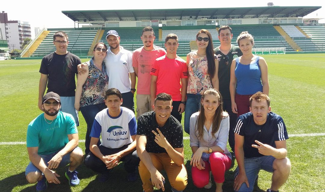 Acadêmicos de Educação Física realizam visita técnica na Associação Chapecoense de Futebol