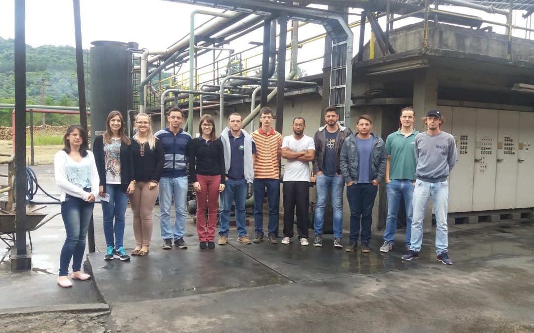 Acadêmicos de Engenharia Ambiental da UNIUV visitam a empresa Novacki
