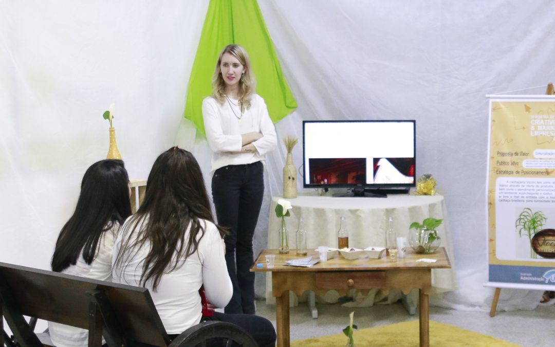 III Mostra de Marketing e Criatividade Empresarial é realizada na UNIUV