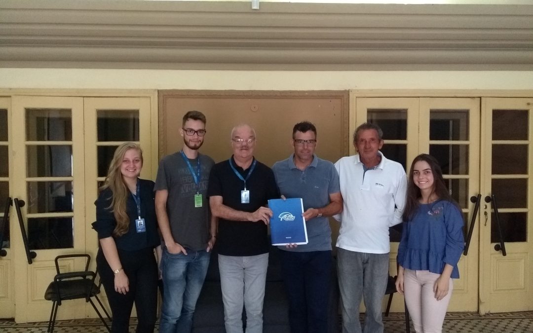 Estagiários da Arquiteca realizam entrega de projetos