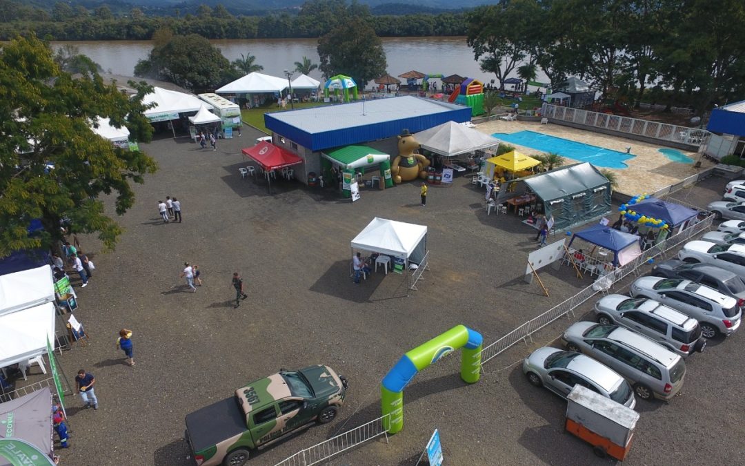AÇÕES DO PROJETO RIO LIMPO REMOVEM GRANDE QUANTIDADE DE LIXO DO RIO IGUAÇU