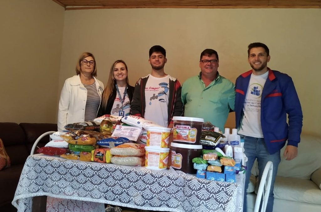 Doações arrecadadas no Rio Limpo são entregues a instituição ARES