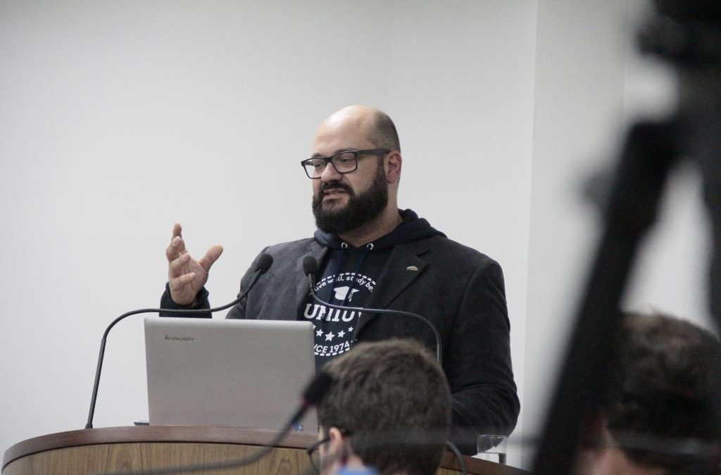 Reitor da Uniuv ocupa Tribuna da Câmara de Vereadores para falar sobre pedido de suplementação orçamentária